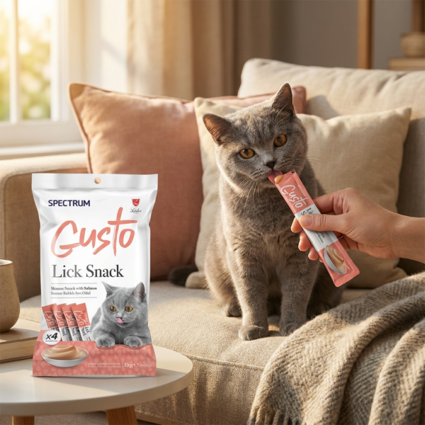 Spectrum Gusto Somonlu Sıvı Kedi Ödül Maması 15gr(4lü) kullanım görseli