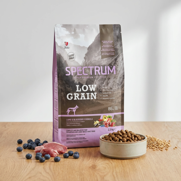 Spectrum Kuzu Etli ve Yaban Mersinli Orta ve Büyük Irk Düşük Tahıllı Yavru Köpek Maması 2,5 kg kullanım görseli